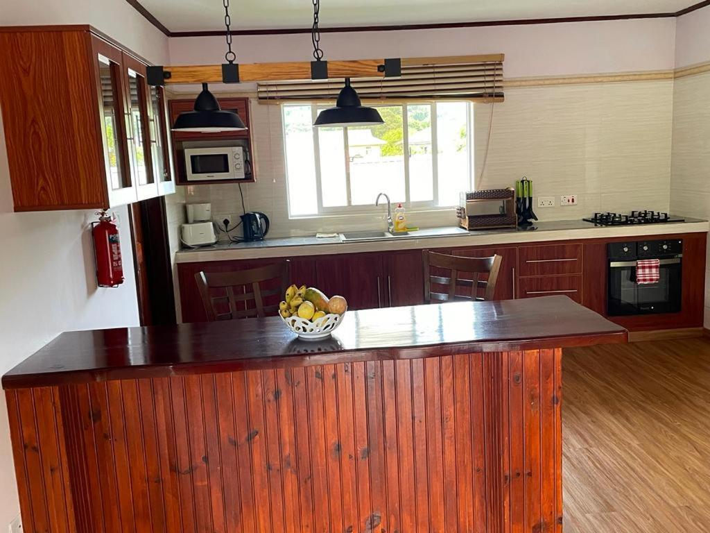 Mokara Holiday Apartment Anse Royale Esterno foto