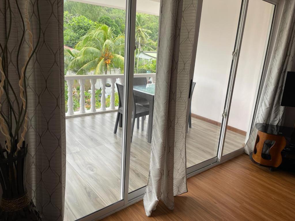 Mokara Holiday Apartment Anse Royale Esterno foto