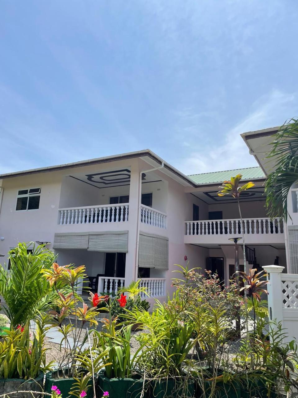 Mokara Holiday Apartment Anse Royale Esterno foto